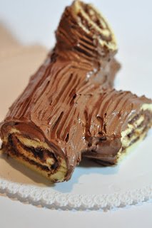 Tronchetto Di Natale Nocciola.Tronchetto Farcito Di Nocciolata Ricetta Petitchef