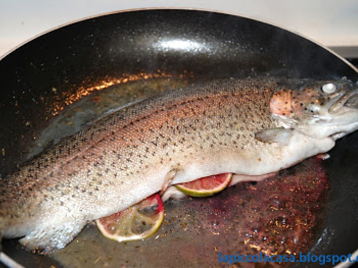 Trota salmonata con mirtilli, lime e madeira