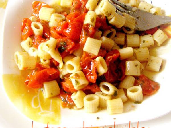 Tubetti rigati con pomodorini al forno.