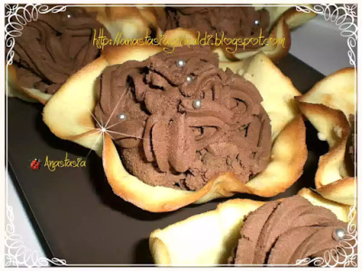 Tulipe con mousse al cioccolato e... lingue di gatto!