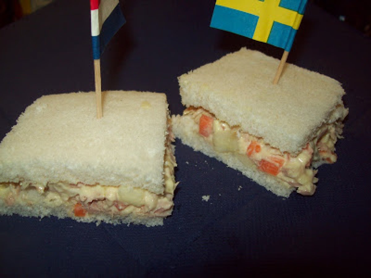 TUNA SALAD