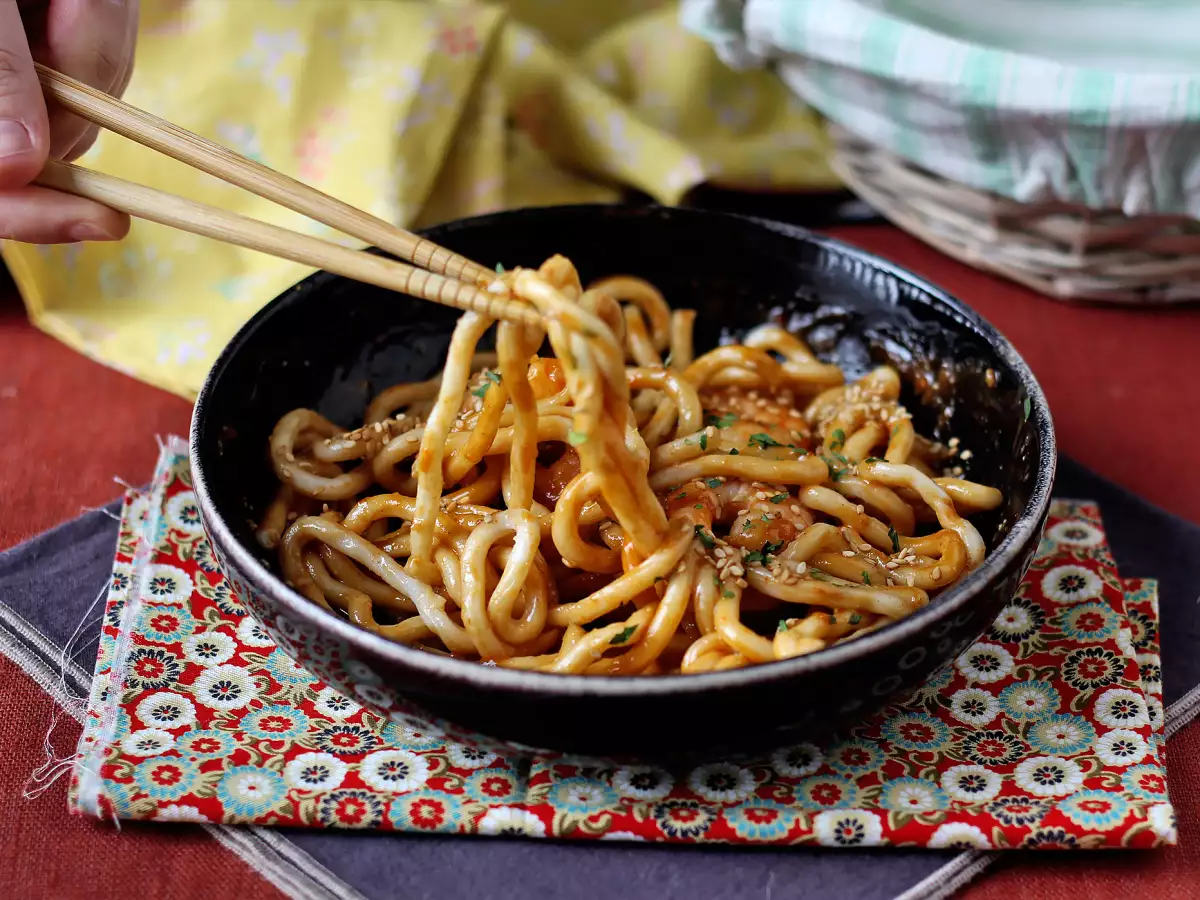 Udon con gamberi e salsa di arachidi piccante: il piatto asiatico pronto in meno di 10 minuti! - foto 4