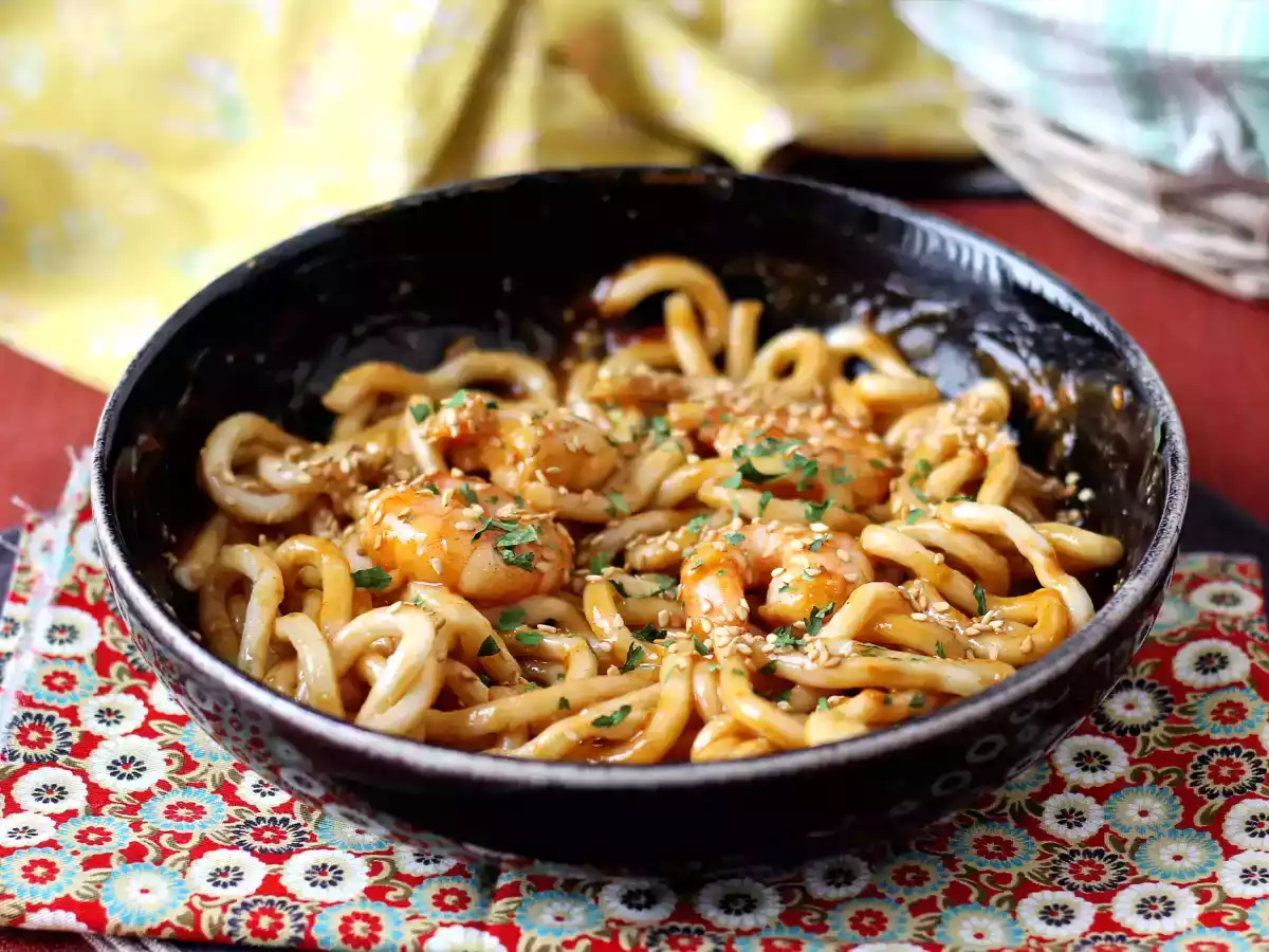 Udon con gamberi e salsa di arachidi piccante: il piatto asiatico pronto meno di 10 minuti! - foto 2