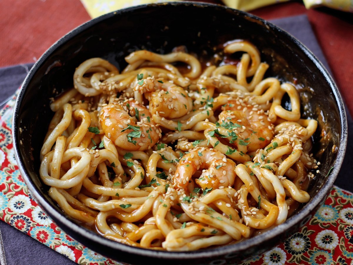 Udon con gamberi e salsa di arachidi piccante: il piatto asiatico pronto meno di 10 minuti! - foto 5