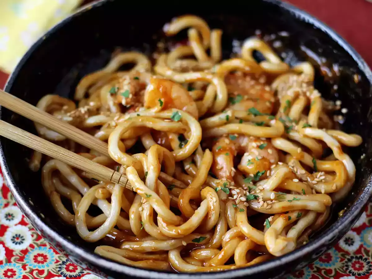 Udon con gamberi e salsa di arachidi piccante: il piatto asiatico pronto meno di 10 minuti! - foto 7