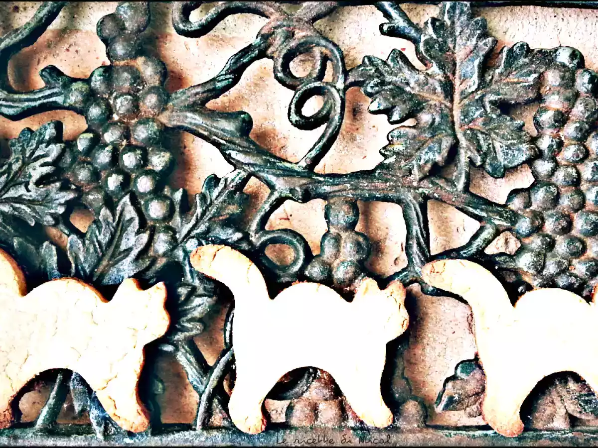 Un biscotto a forma di gatto