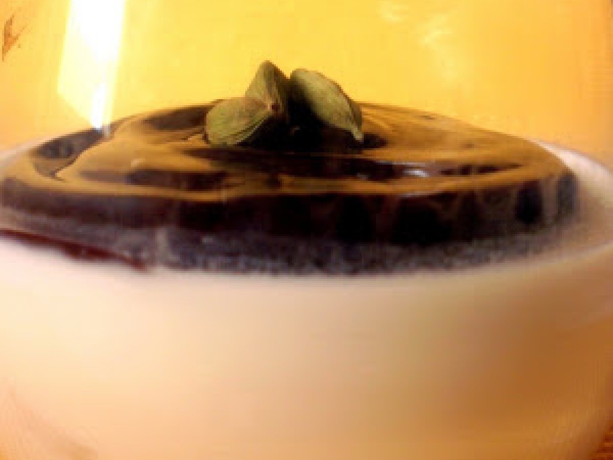 Un dolce dell'ultimo minuto, panna cotta al cardamomo con pere al rum