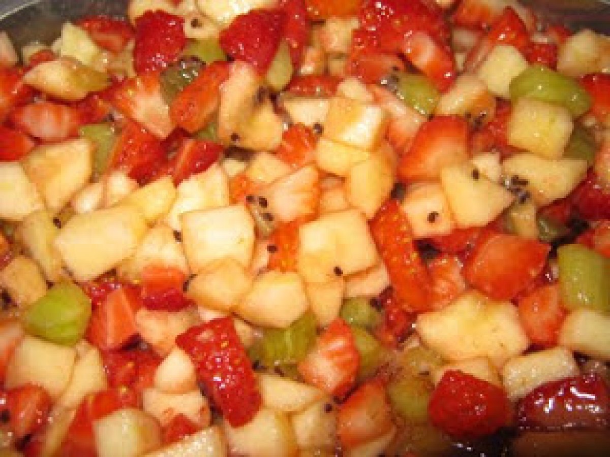UNA NON RICETTA MACEDONIA DI FRUTTA