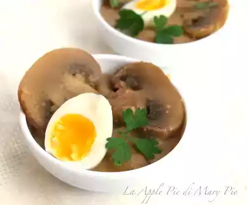 Ricetta uova di quaglia alla boscaiola semplice e gustosa