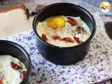 Uova in cocotte con friggitrice ad aria: una sfiziosa ricetta vegetariana facile da preparare, foto 1