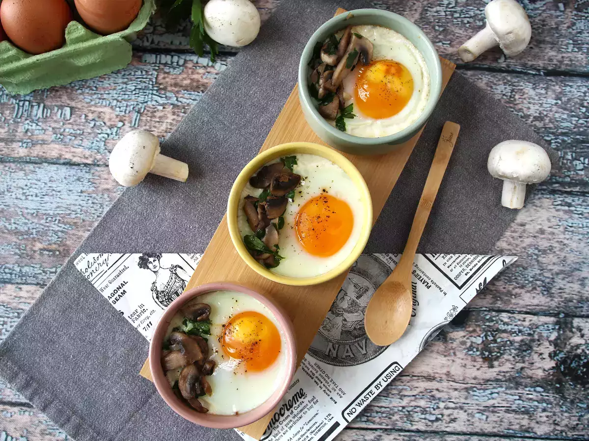 Uova in cocotte con funghi: la ricetta facile, cremosa e irresistibile - foto 6