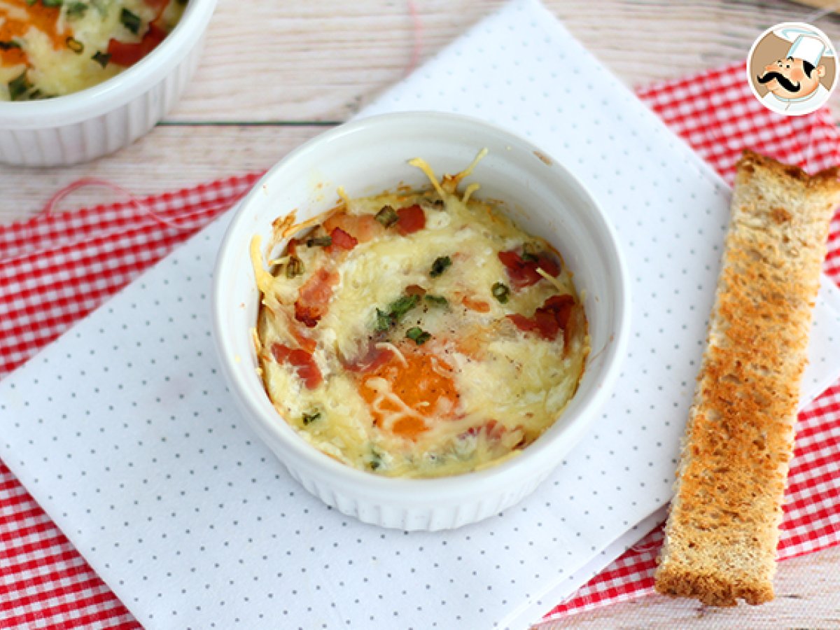 Uova in cocotte con pancetta, la ricetta ideale per una cena last minute!