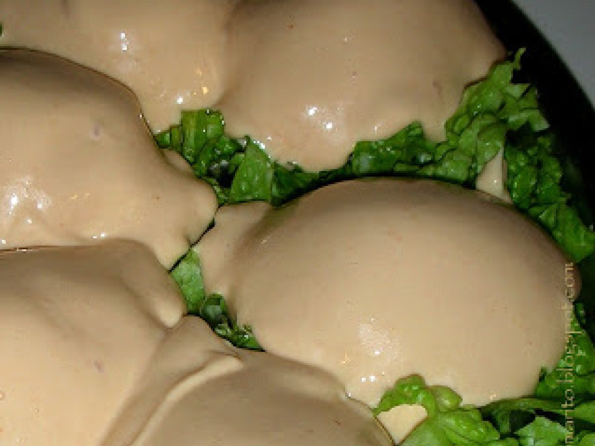 Uova in salsa rosa