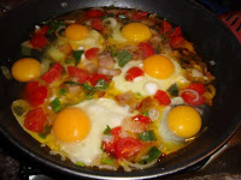 Uova pancetta e pomodorini - foto 2