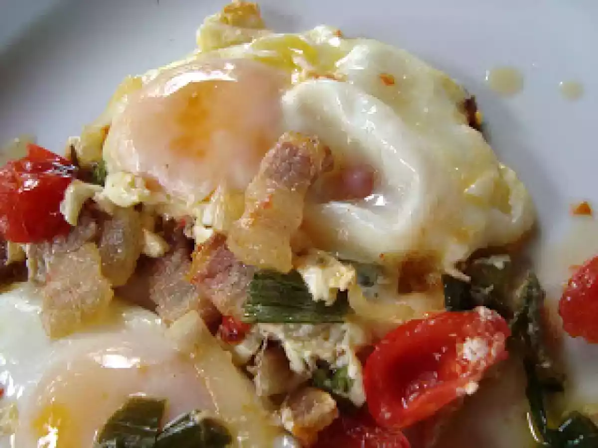 Uova pancetta e pomodorini - foto 3