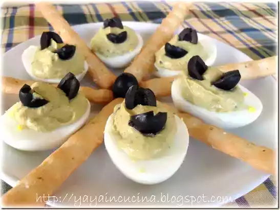 Uova ripiene senape e olive