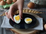 Uova sode in friggitrice ad aria, foto 2
