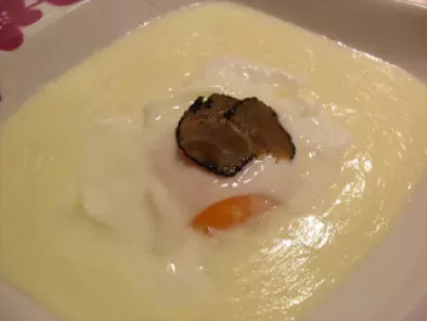 Uovo Pochè su Crema di Pecorino e Tartufo