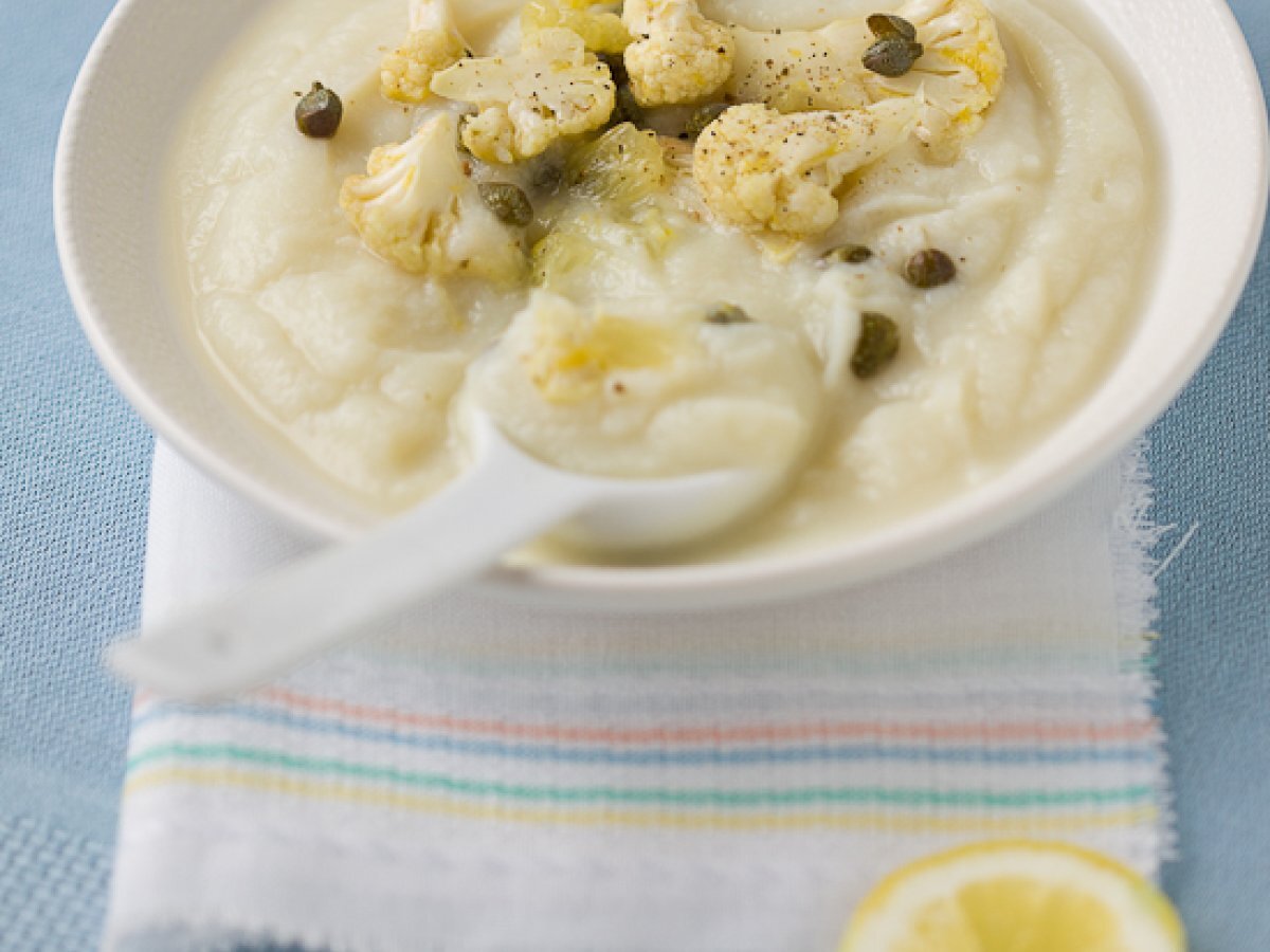 Vellutata di cavolfiore con limone e capperi - foto 2