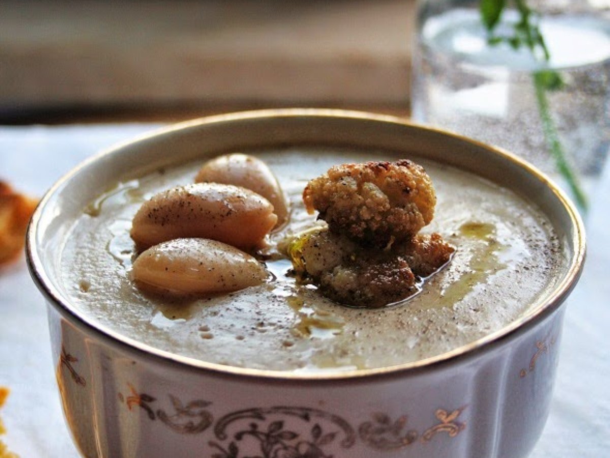 Vellutata di Fagioli Bianchi di Spagna e Cavolfiore Arrostito