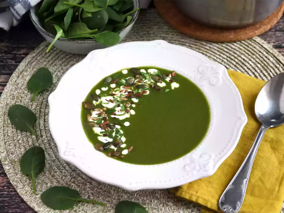 Vellutata di spinaci, il modo perfetto per far mangiare la verdura ai più piccoli