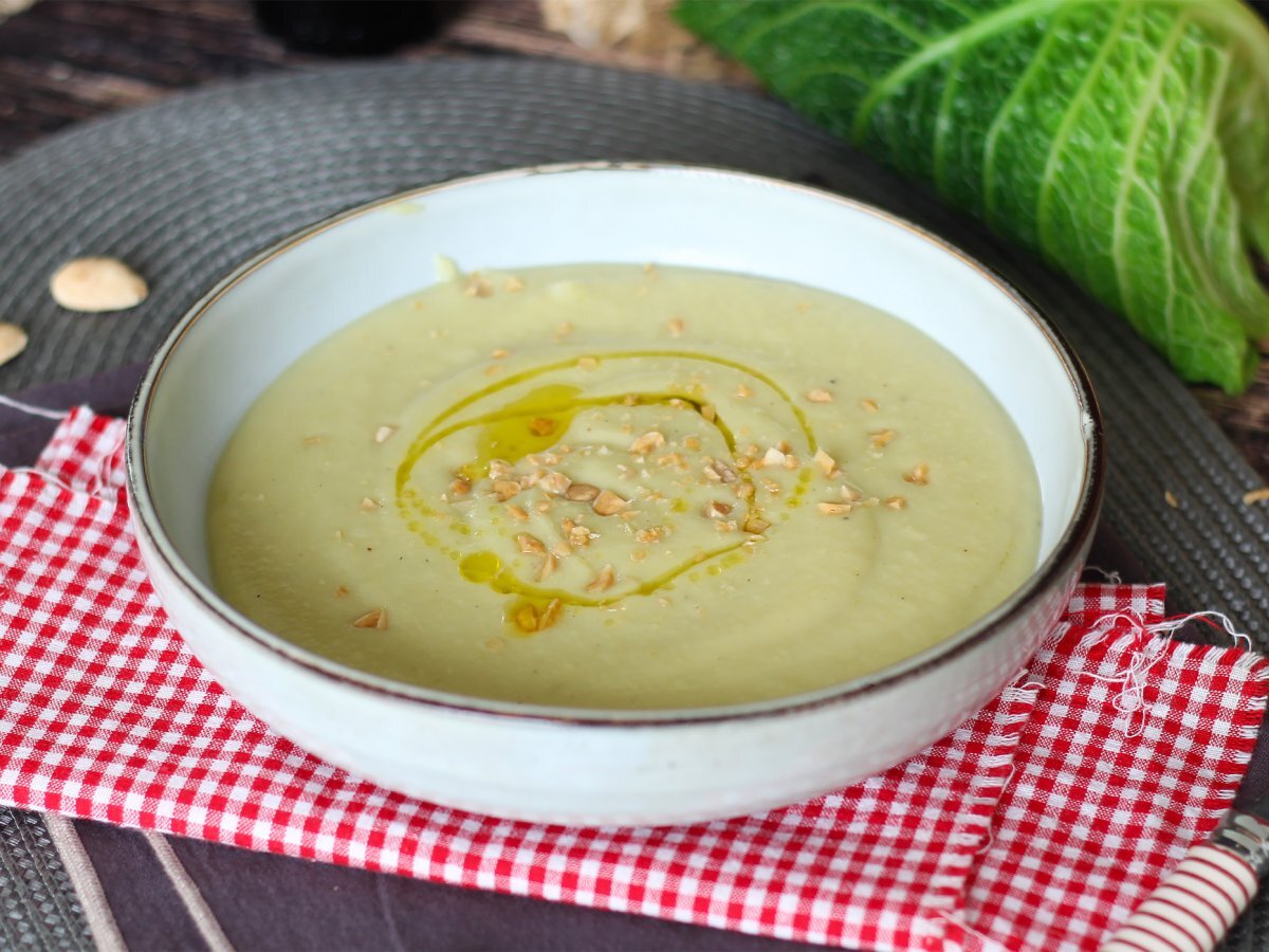 Vellutata di verza, una gustosa ricetta vegetariana per l'inverno, foto 3