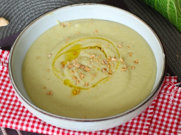 Vellutata di verza, una gustosa ricetta vegetariana per l'inverno, foto 4