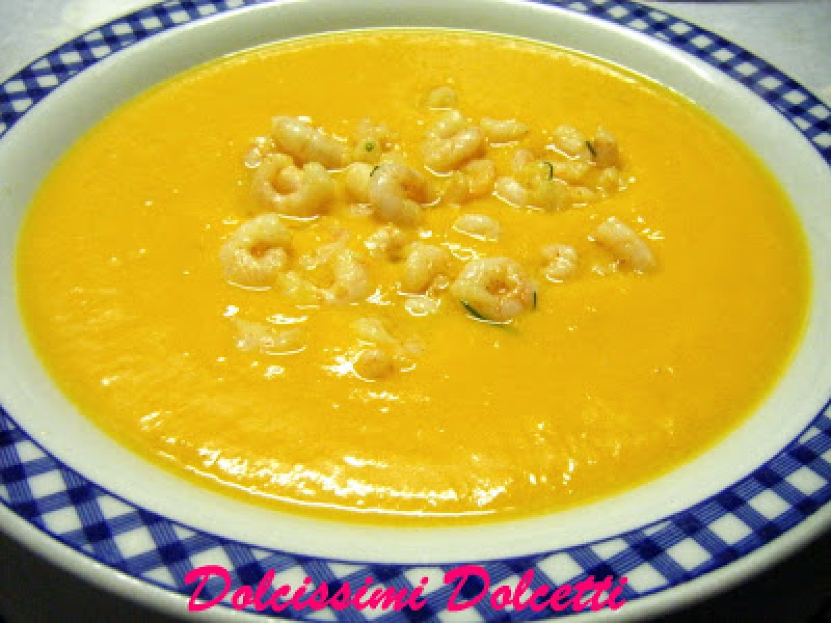 Vellutata di zucca con gamberetti e curcuma - foto 2