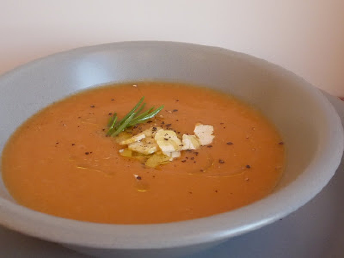 Vellutata di zucca e patate con le castagne