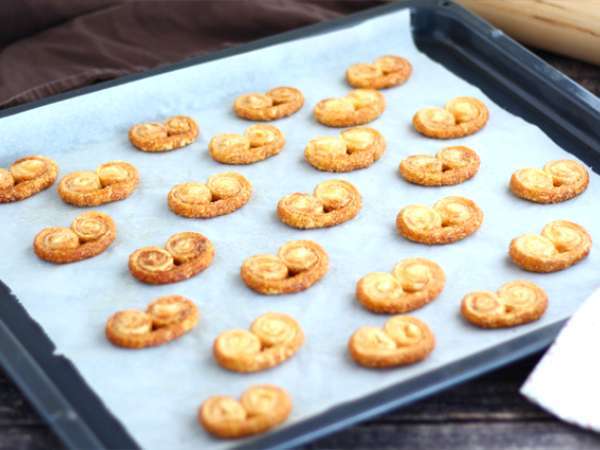 Ventagli di sfoglia - Ricetta rapida e sfiziosa Ventagli di sfoglia - Ricetta rapida e sfiziosa