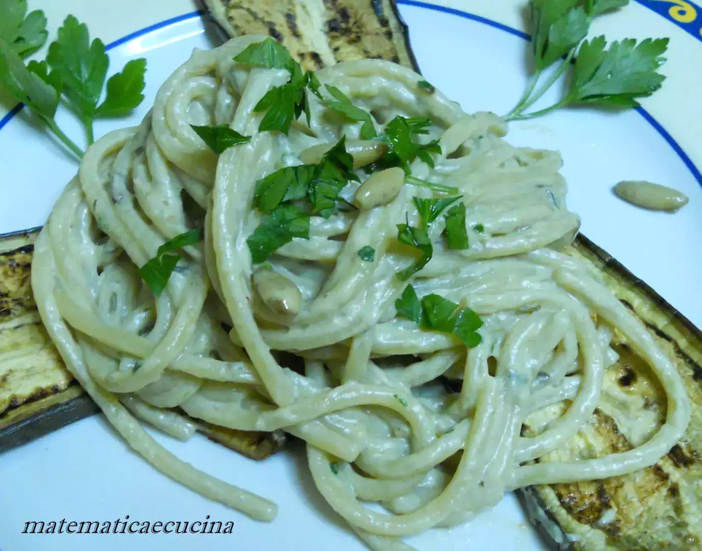 Vermicelli con melanzane e panna di soia