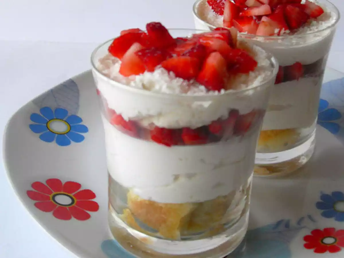 Verrine di tiramisù alle fragole