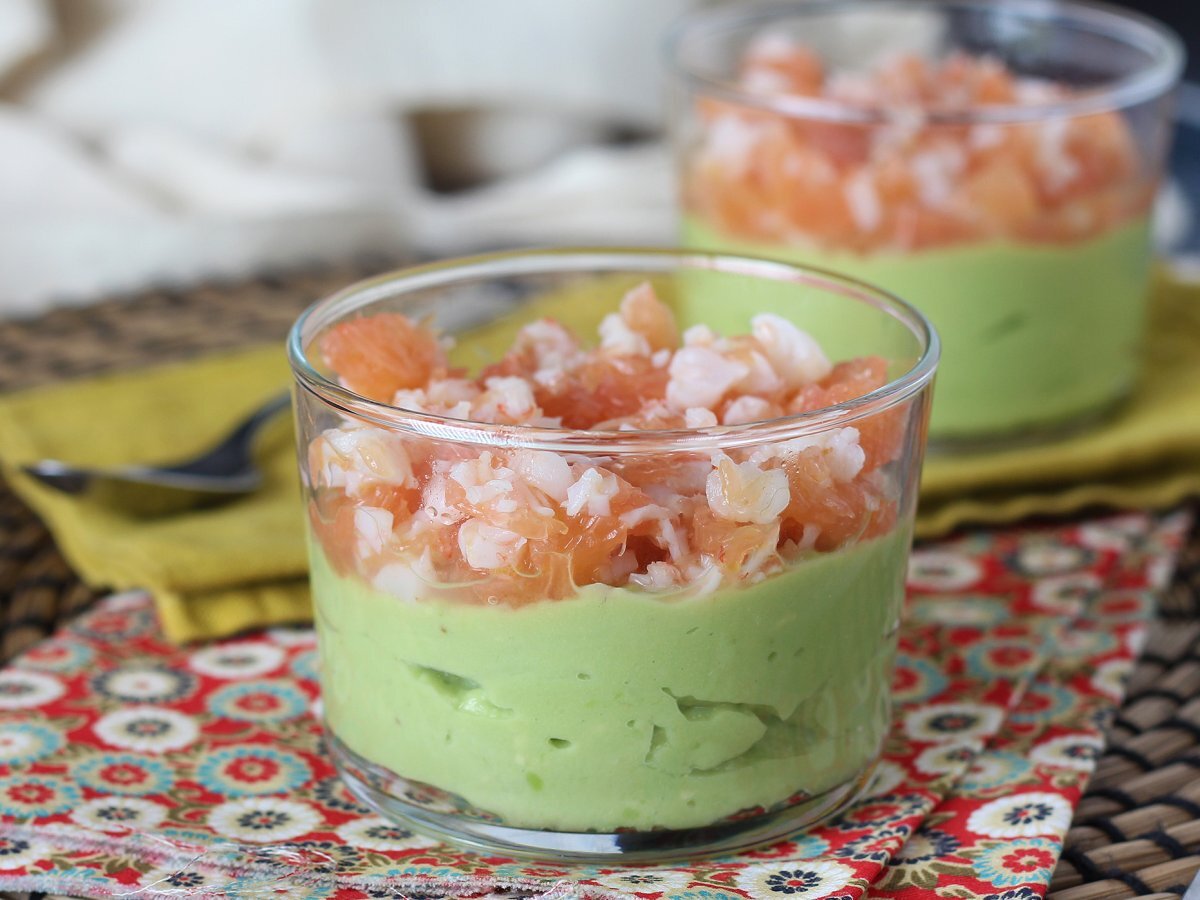 Verrine gamberetti, avocado e pompelmo