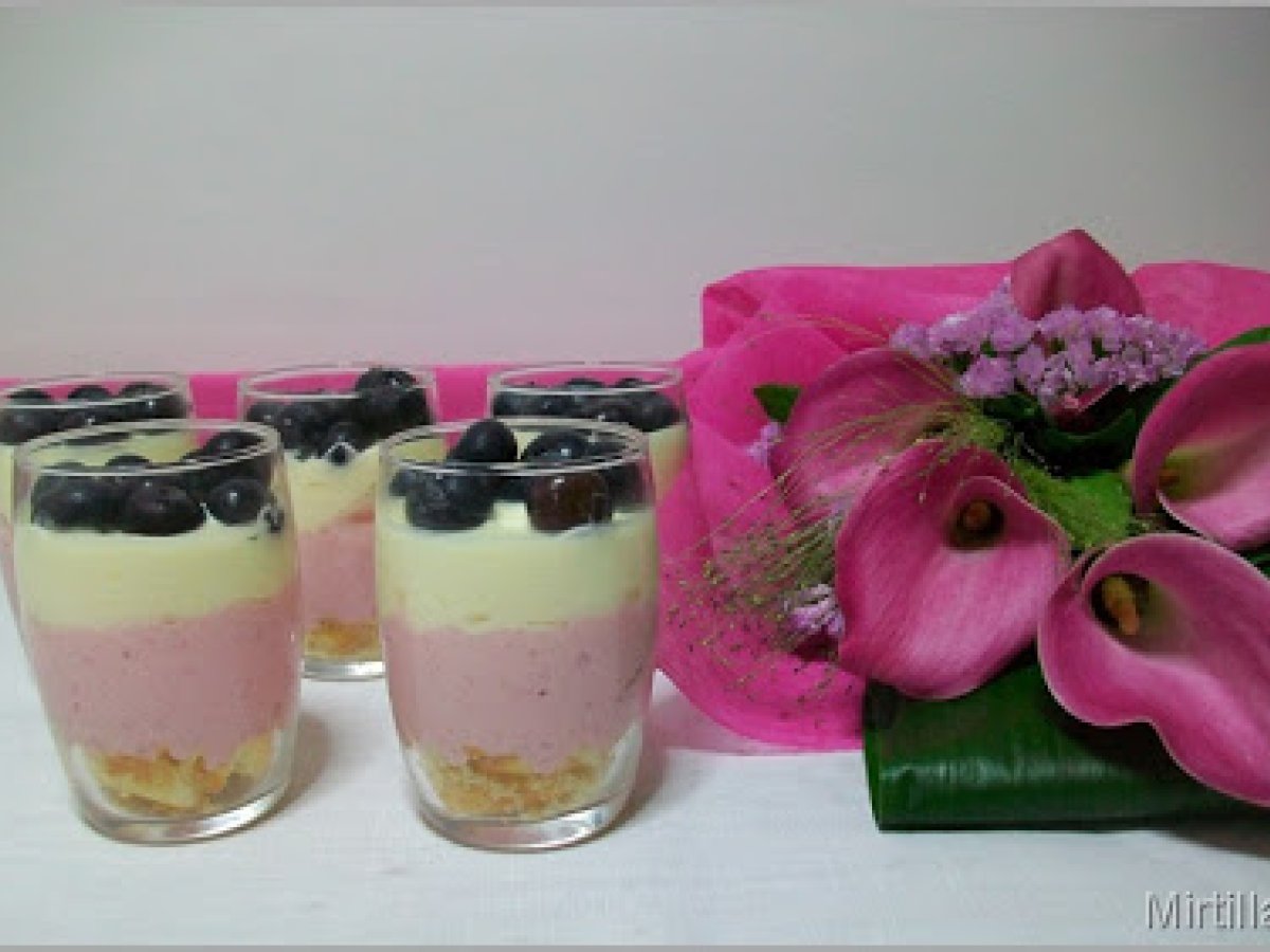 VERRINES DI MOUSSE DI FRAGOLE E CREMA DI MASCARPONE - foto 2