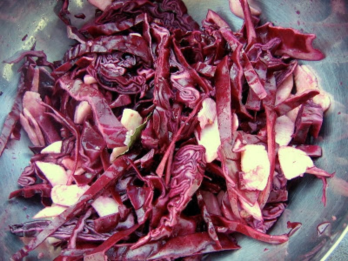 Verza rossa con le mele (Apfelrotkohl)