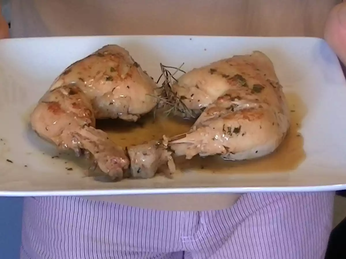 Video Ricetta Pollo al Vino Bianco con Battuto di Aglio e Prezzemolo