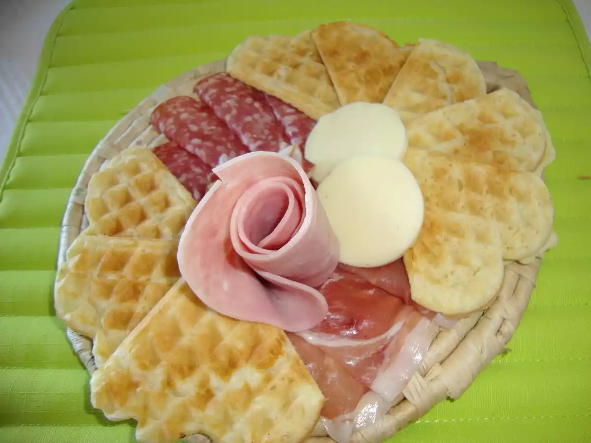 Waffel salati al rosmarino