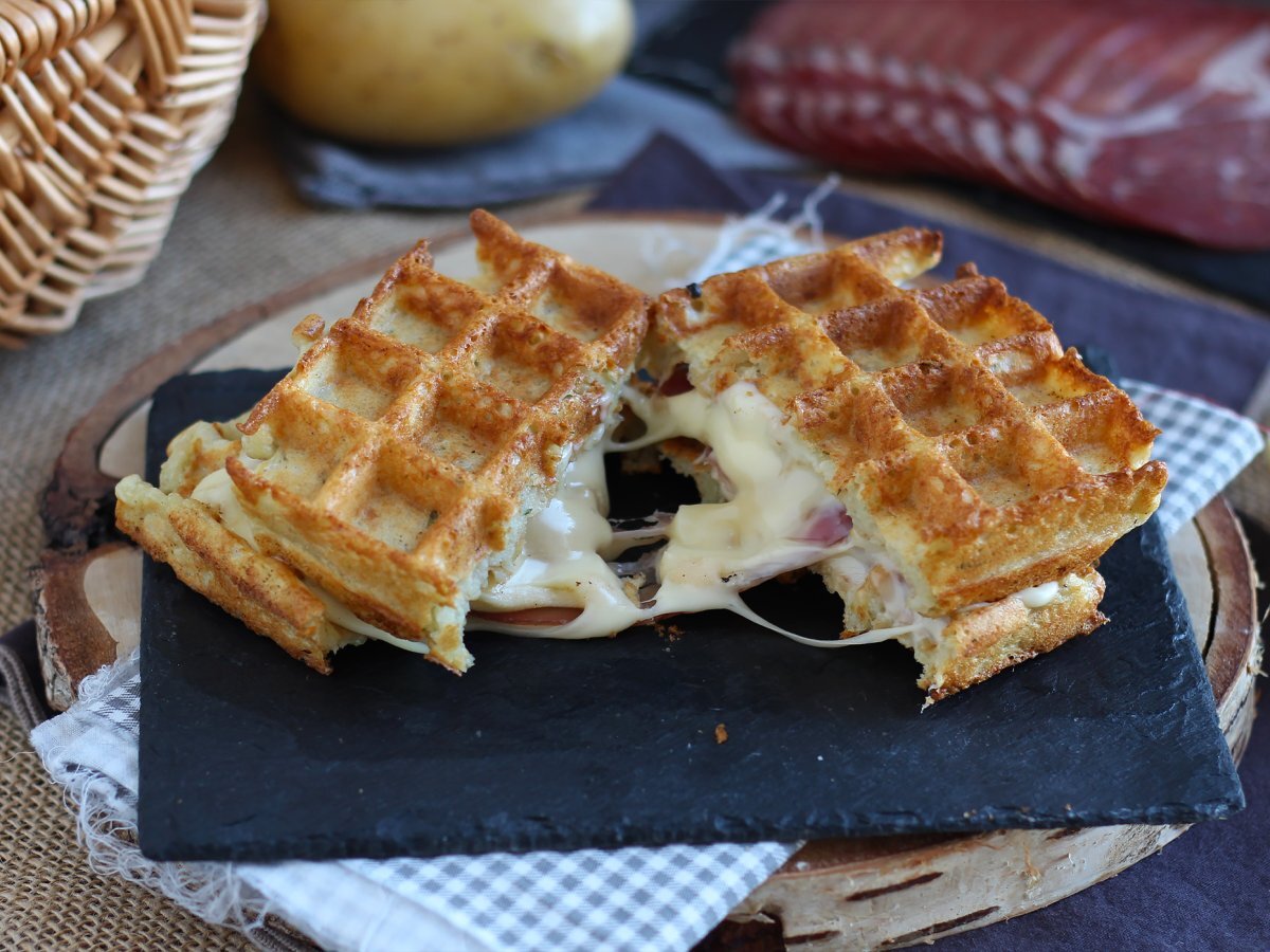 Waffles di patate farciti