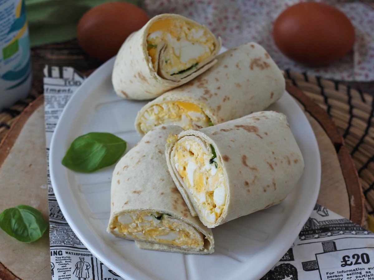 Wrap super proteico con uova e feta - foto 3