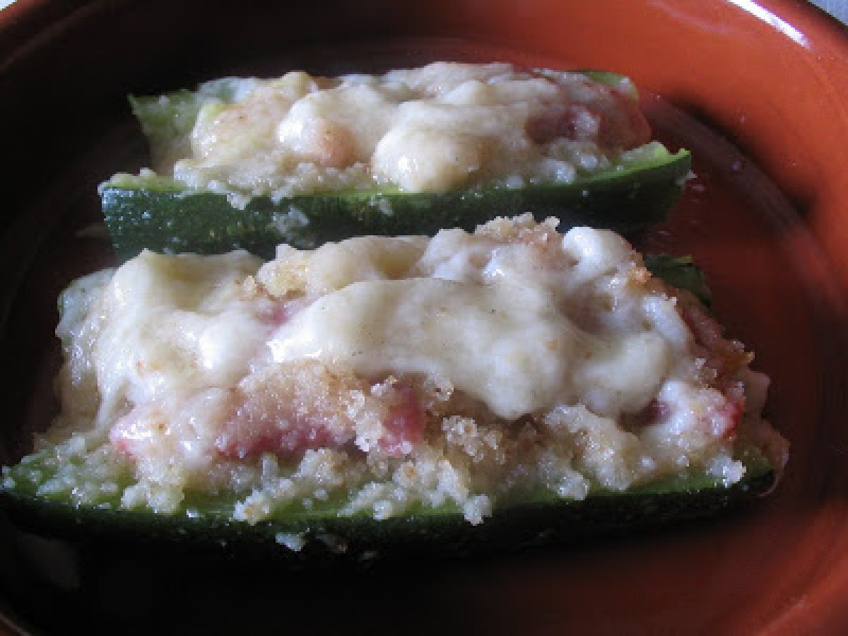 Zucchine ripiene con pancetta e formaggio