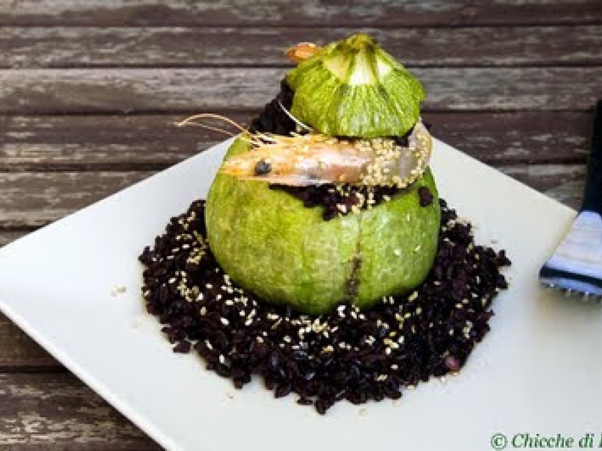 Ricetta zucchine tonde ripiene di riso venere e gamberi