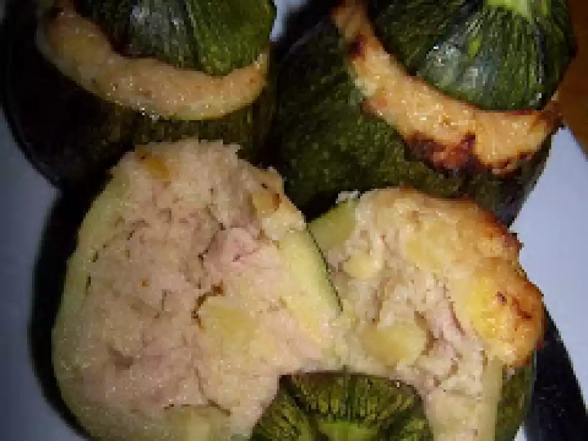 Zucchine tonde ripiene di tonno