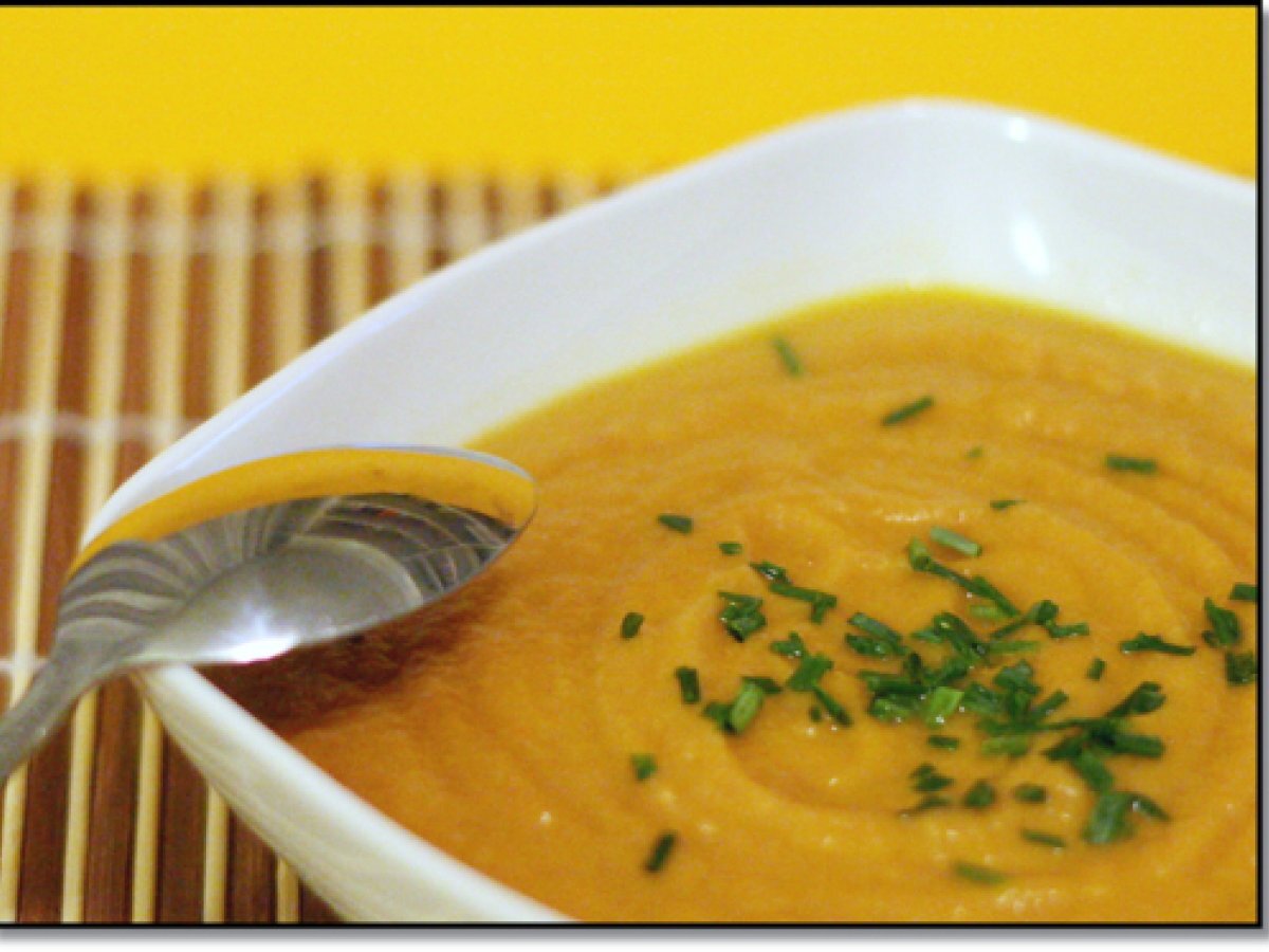 Zuppa di carota e pastinaca all'arancia e zenzero - foto 2