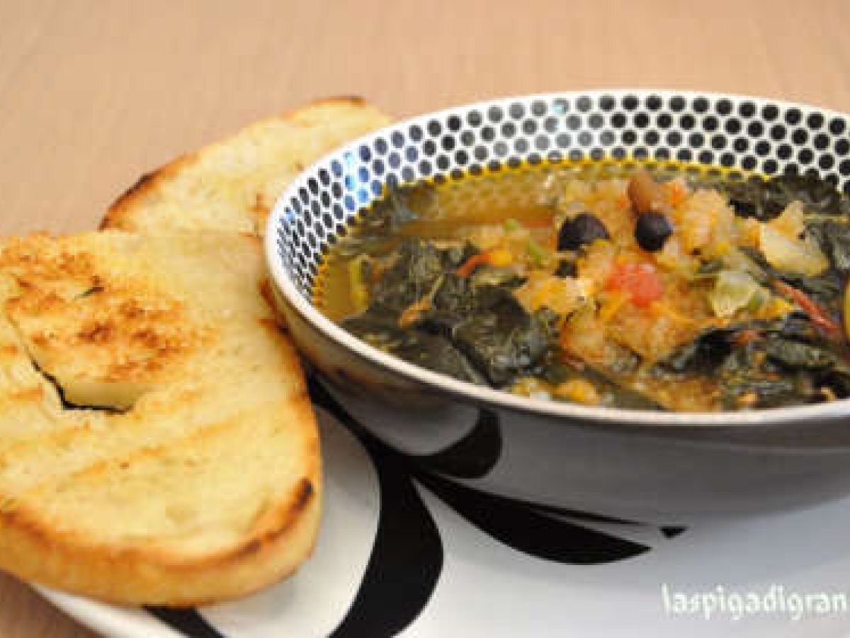 Zuppa di cavolo nero, sedano rapa e pioppini