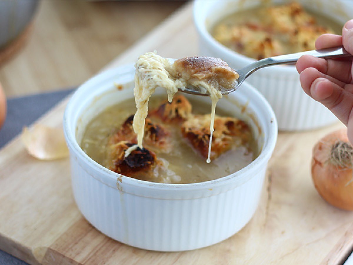 Zuppa di cipolle, la gustosa ricetta francese - foto 3