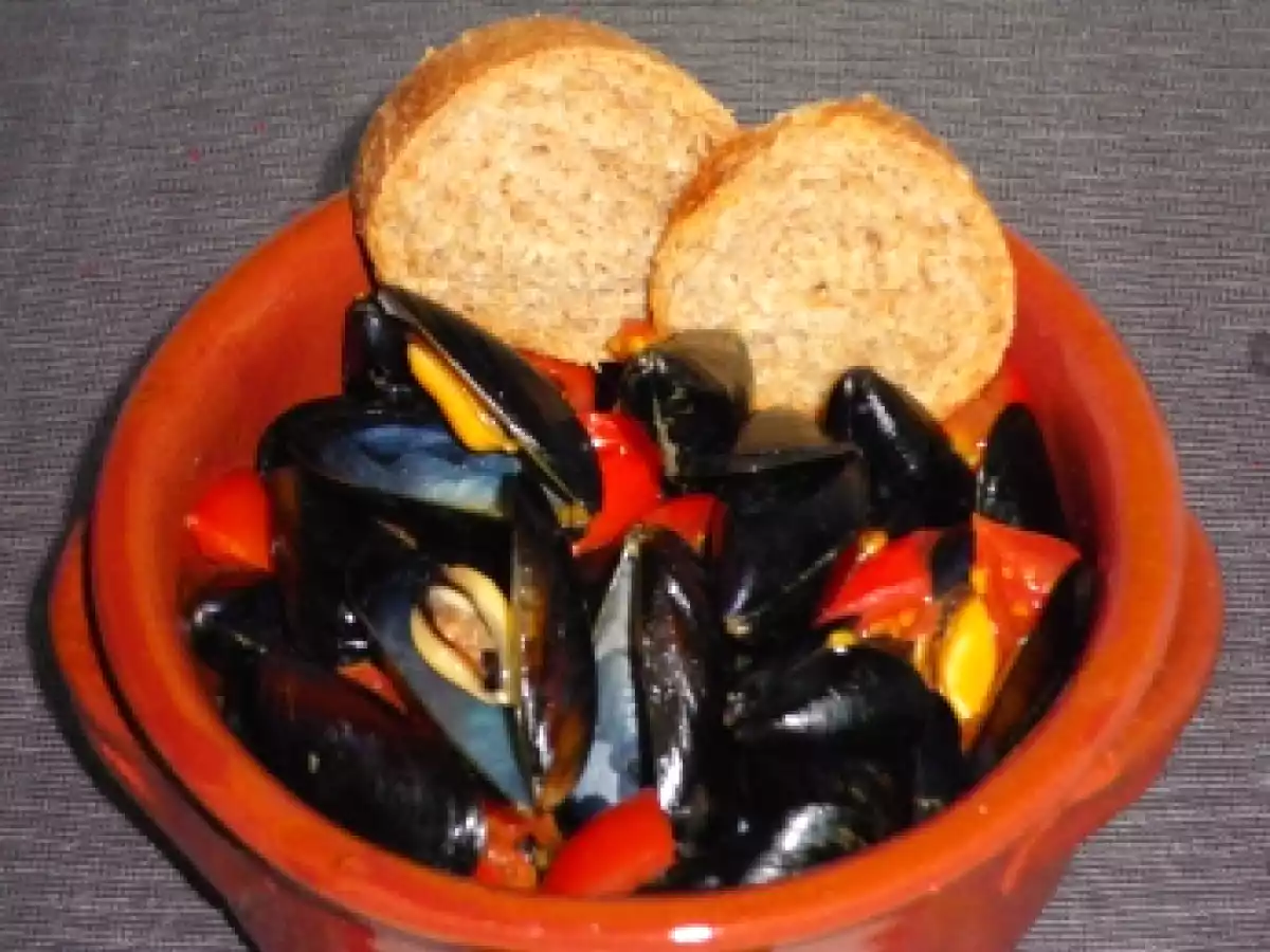 ZUPPA DI COZZE AL ROSMARINO