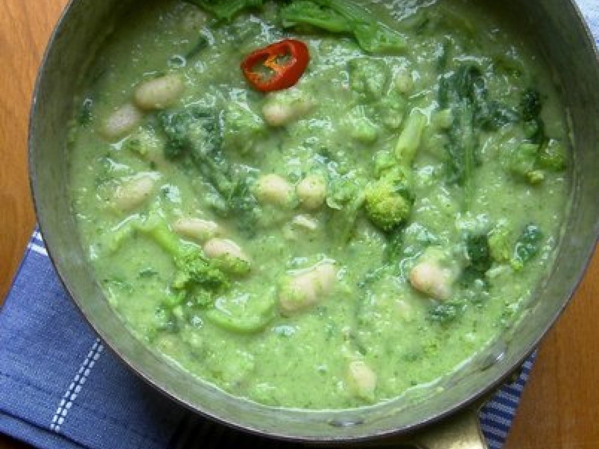 Zuppa di fagioli e cime di rapa