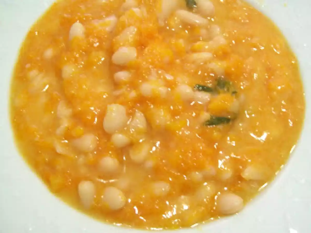 Zuppa di fagioli e zucca