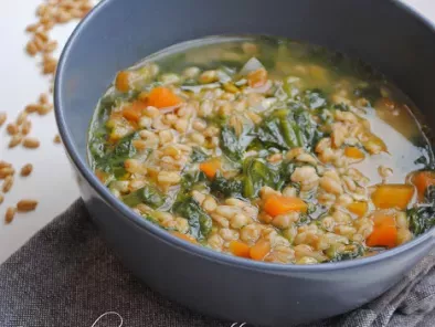 Zuppa di grano con verdure