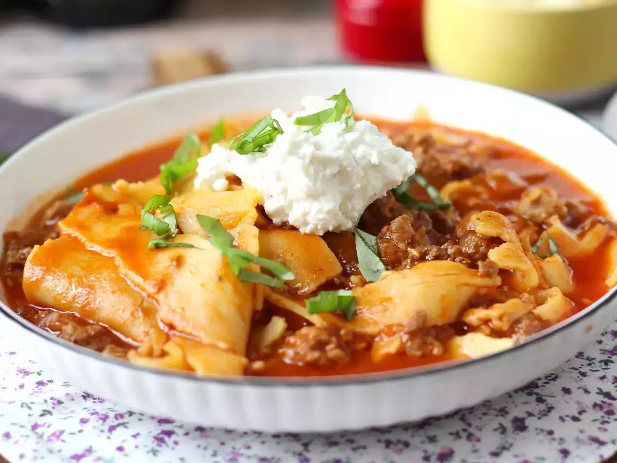 Zuppa di lasagne con carne, ricotta e parmigiano - foto 2